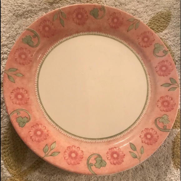 9 /Corelle discontinued pattern replacement plates - Picture 1 of 4